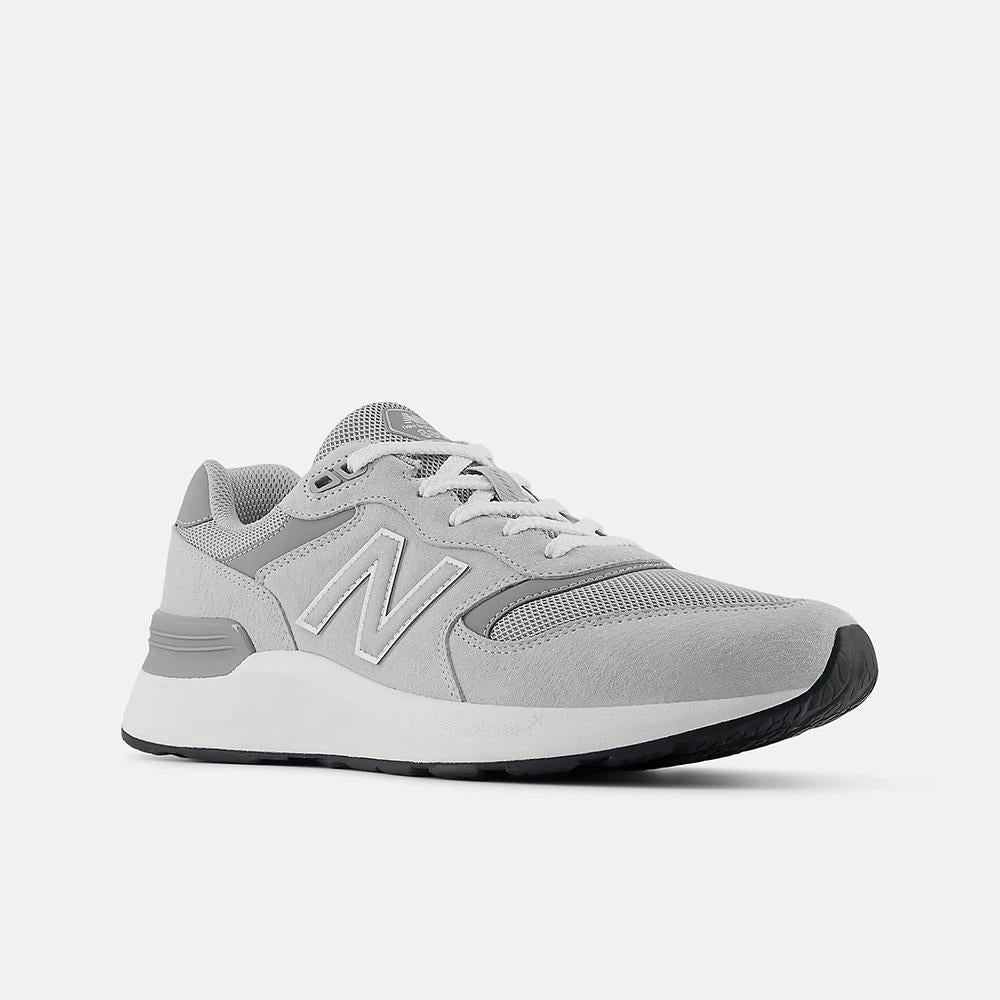 New balance M8806HE