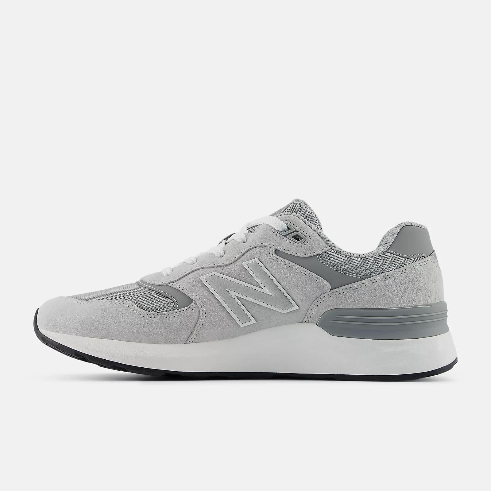 New balance M8806HE